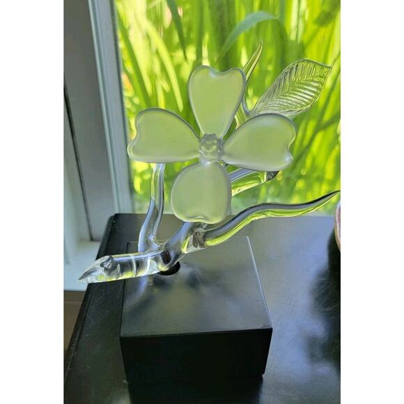 Frabel dogwood blown glass Sculpture On Stand - Picture 2 of 8